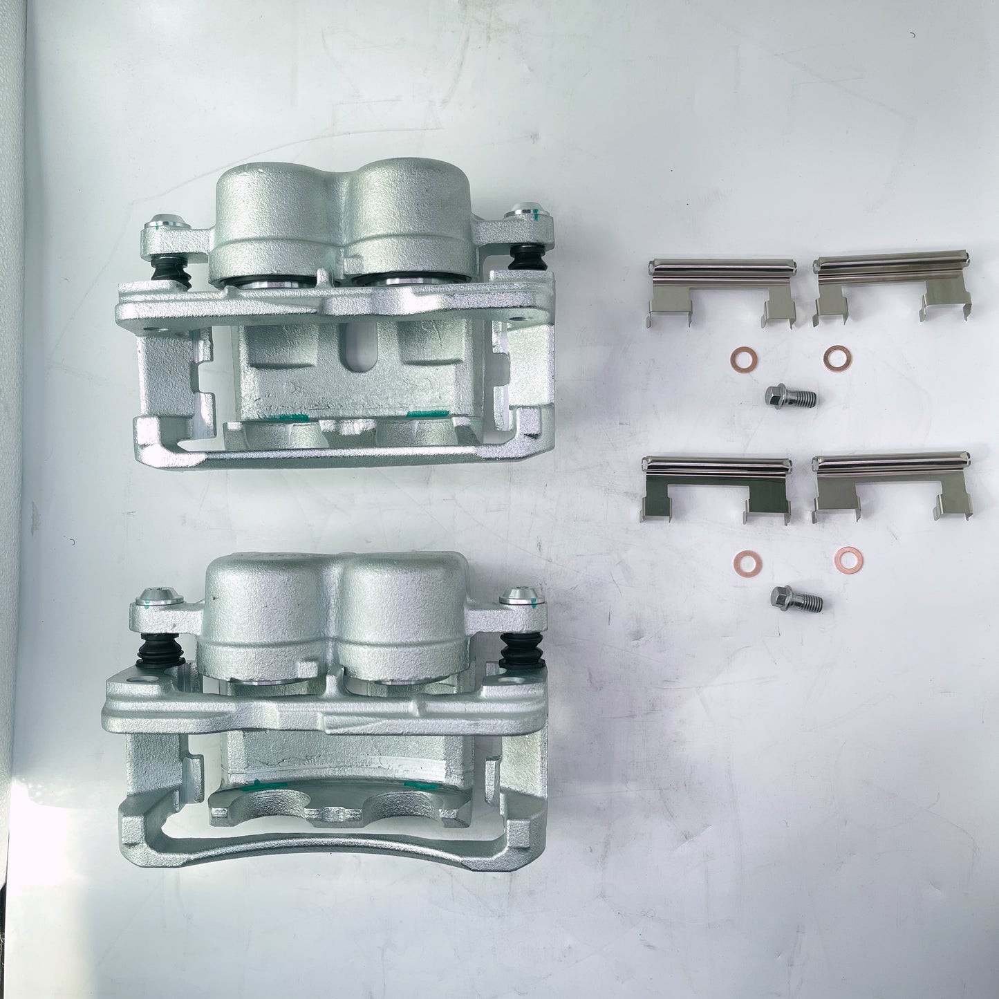 CARDONE 18B4728 18B4729,OEM 18040100 25848001 18040101 25848000, Rear right or left Disc Brake Caliper compatible with 2001-2010 Chevrolet Silverado 2500 HD